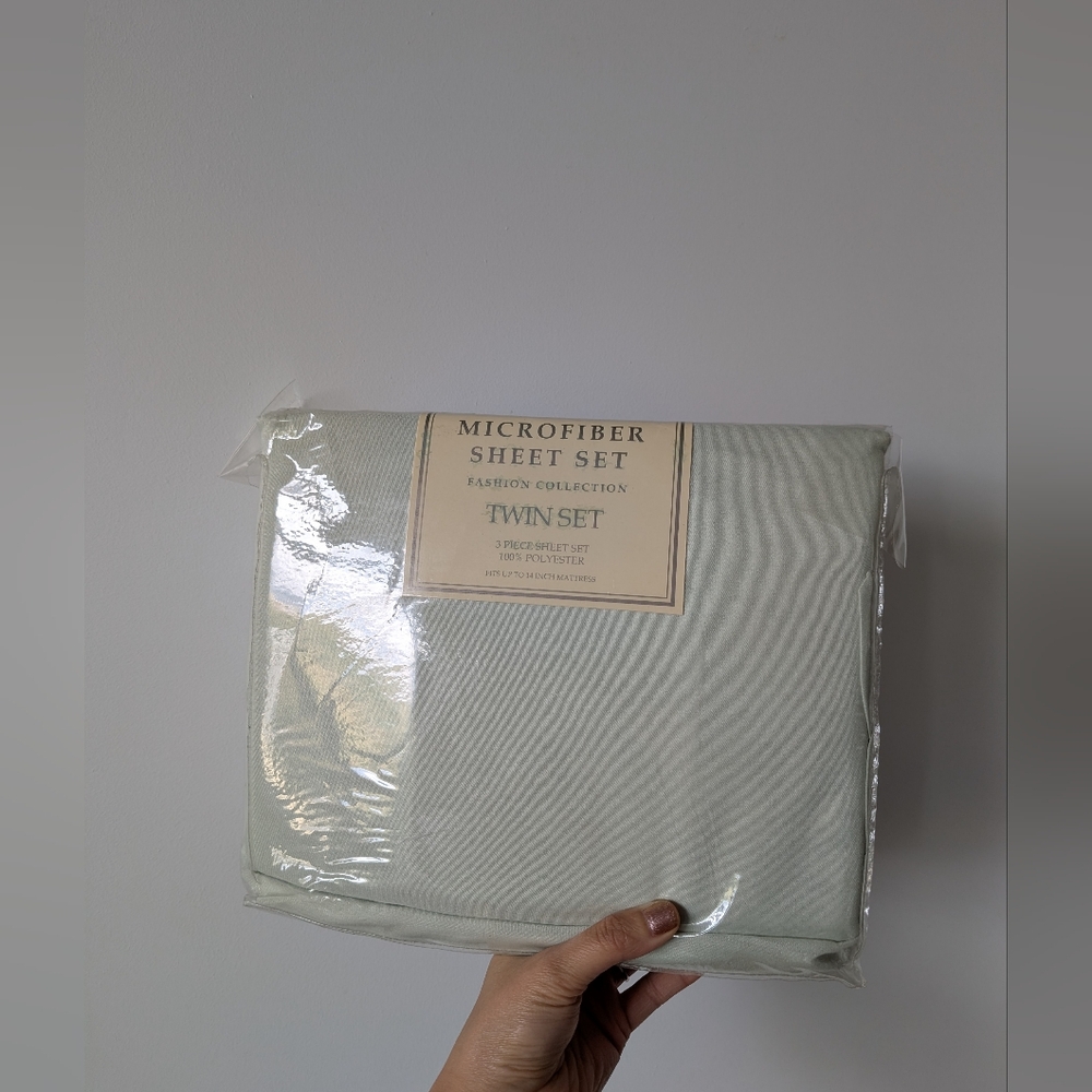 NWT Twin Bedsheets Sage Green Macy's